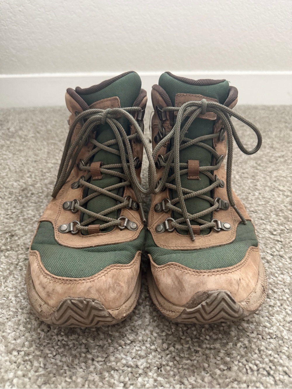 Men’s Merrell Ontario 85 Mid WP Hiking Boots  J16929 Hiking Boots Size 10.5